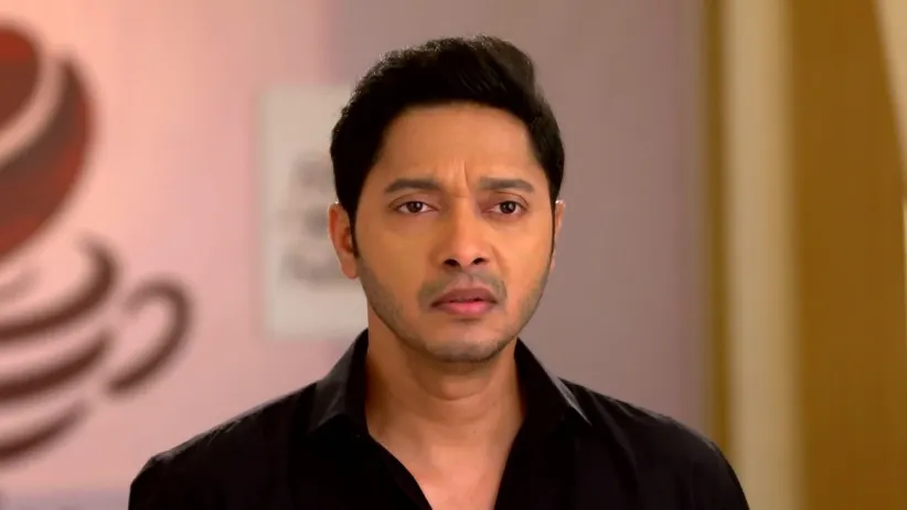Yash Overhears Neha and Paranjape's Talk