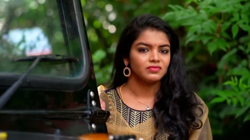 Shalini Tells Vishnu about Sushmita