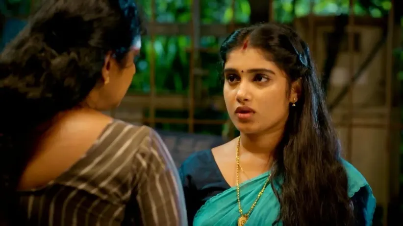 Sharada Spots Lakshmi | Mizhirandilum