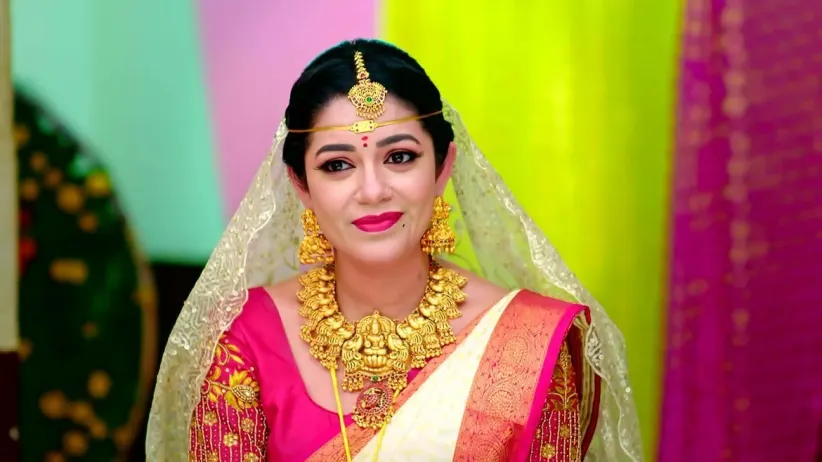 Sihi and Seetha Arrive for Bhoomika's Wedding
