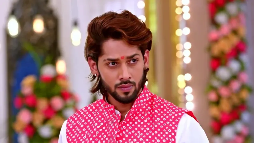 Rajveer Faints after Saving Kavya's Life
