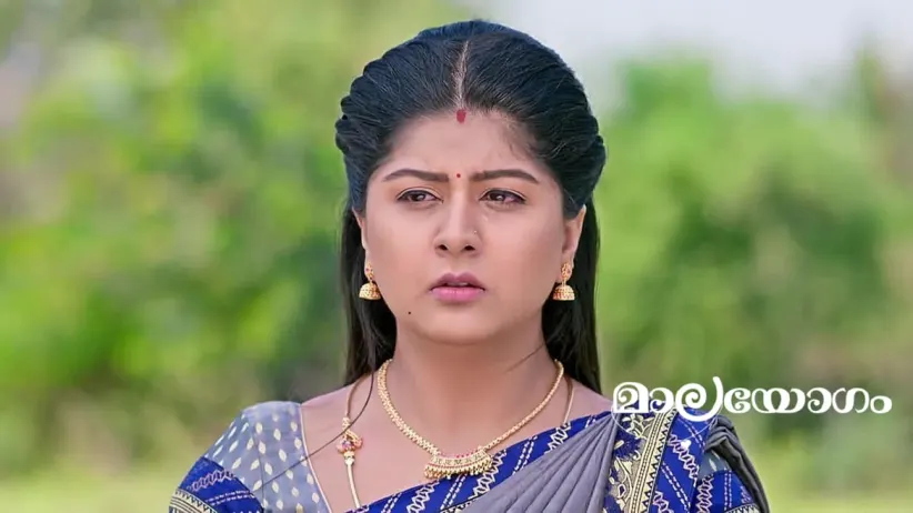 Dasharatha Ramavarma Tries to Alert Devan
