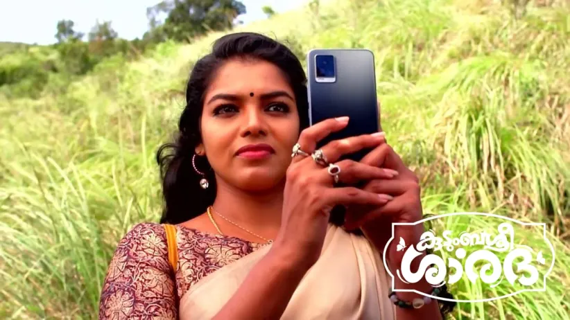 Sushmita Pushes Rohit into the Valley