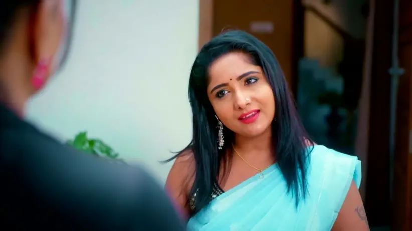 Kavitha Decides to Take Dineshan’s Help | Mizhirandilum