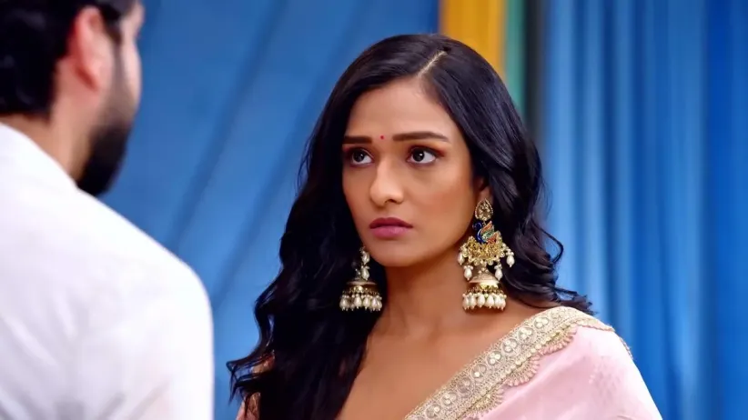 Rishi Praises Lakshmi | Bhagya Lakshmi