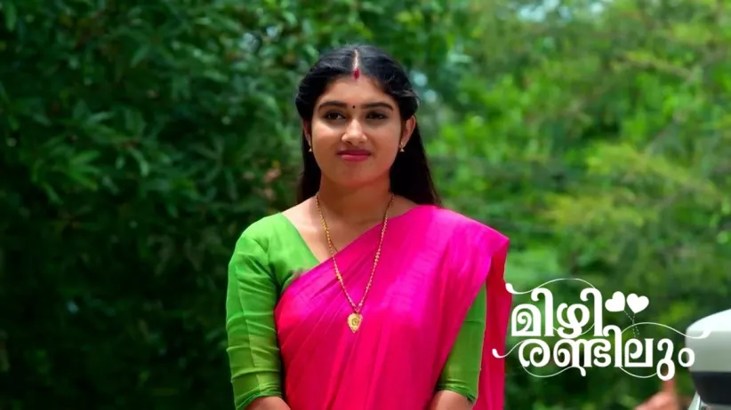 Dineshan is Shocked to See Lakshmi