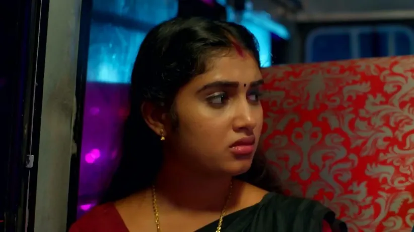 Lakshmi Goes to a Festival | Mizhirandilum