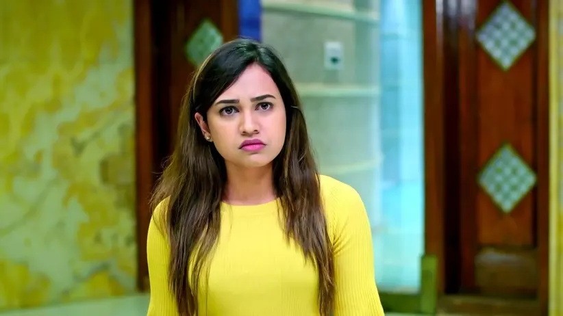 Sharvari Refuses to Give Money to Nidhi | Shrirasthu Shubhamasthu