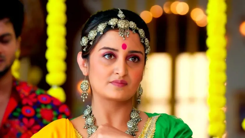 Damini Calls The Trivedi Family Poor | Pyar Ka Pehla Naam: Radha Mohan