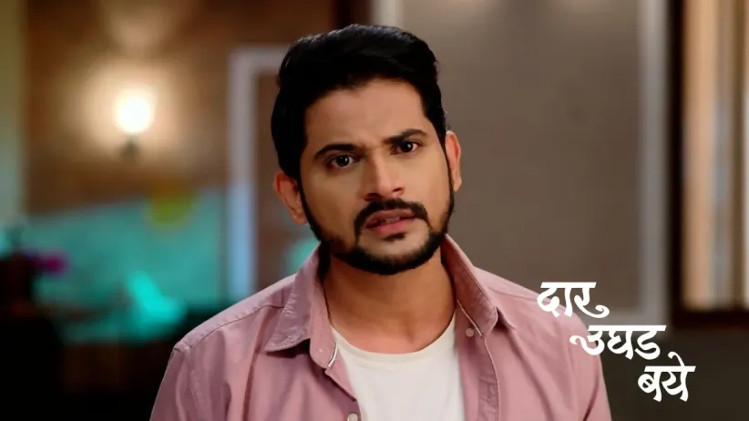 Ambika's Inquisitive Behaviour Worries Gayatri