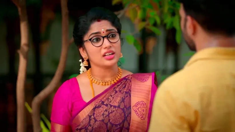 Seetha Gives an Idea to Ram