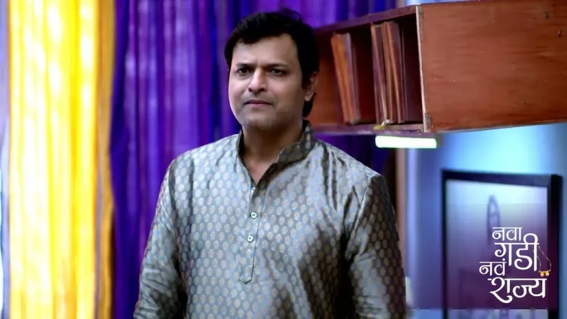 Raghav Gifts a Saree to Anandi