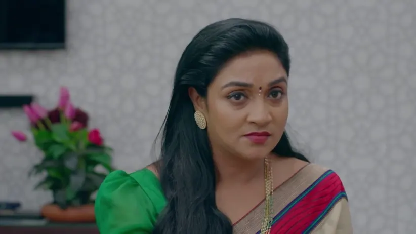 Kadambari Gifts Sumi a Gold Chain | Anuraga Ganam Pole