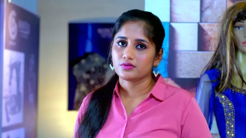 Riya Reaches Aparna's House