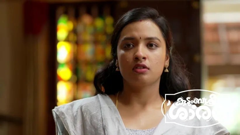 Raghavan Tries to Convince Vasumathi