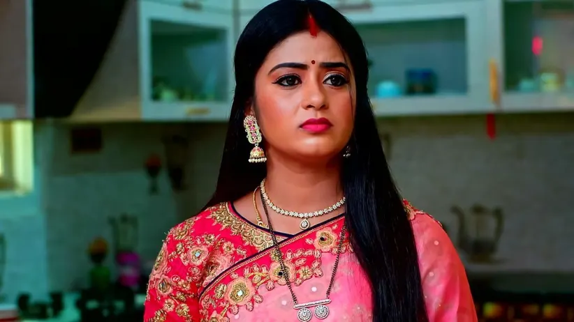 Bhagyalakshmi Finds a Clue about the Thief