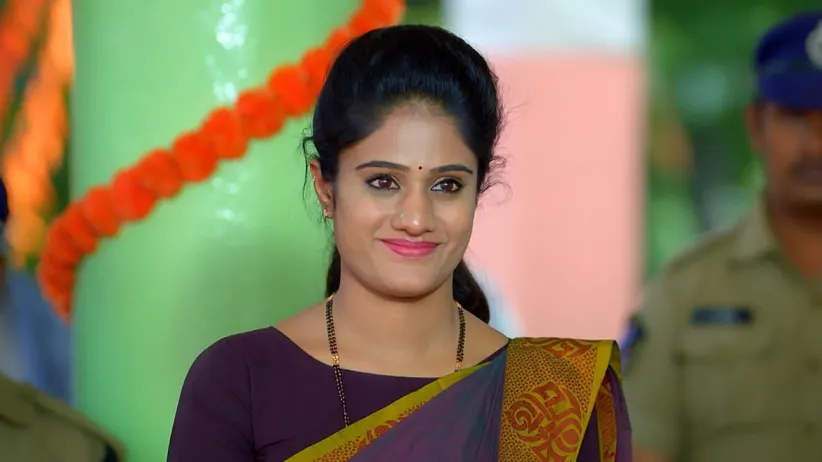 Aravind Sees Akshara at an Event