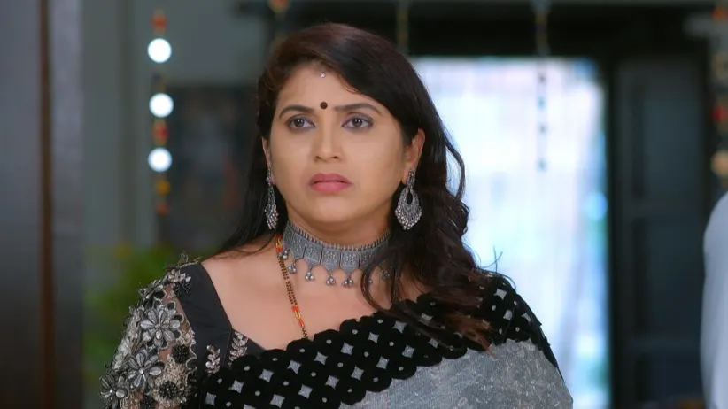 Trinayani - November 20, 2021 - Webisode