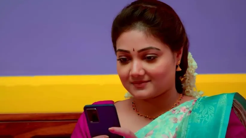 Nalan and Damyanthi Chat with Each Other