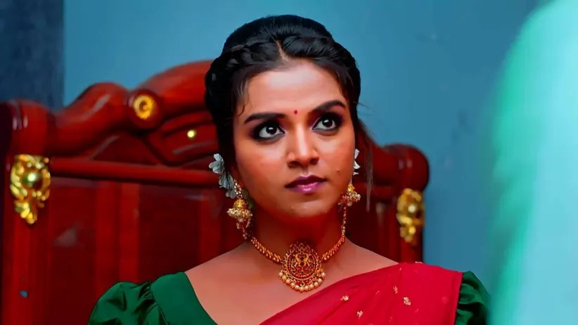 Bhagyalakshmi Asks Manisha about Her Love Band