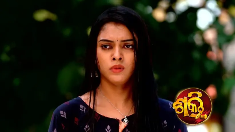 Shakti Performs a Stunt