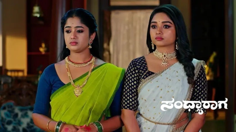 Srinivasa Clicks Aadhya's Pictures