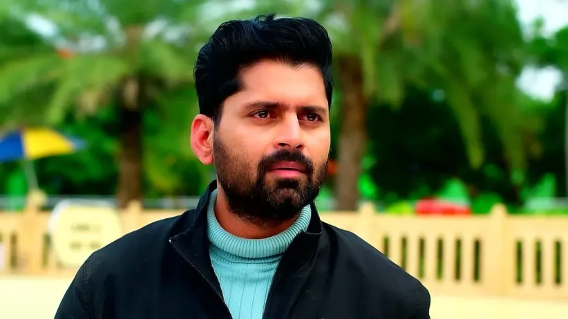 Amarendra Saves Bhagamati from Drowning