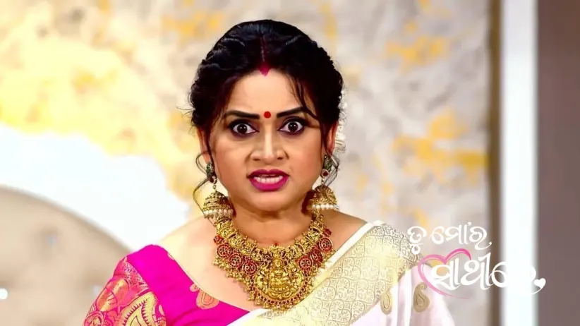 Dhara Slaps Abhinav