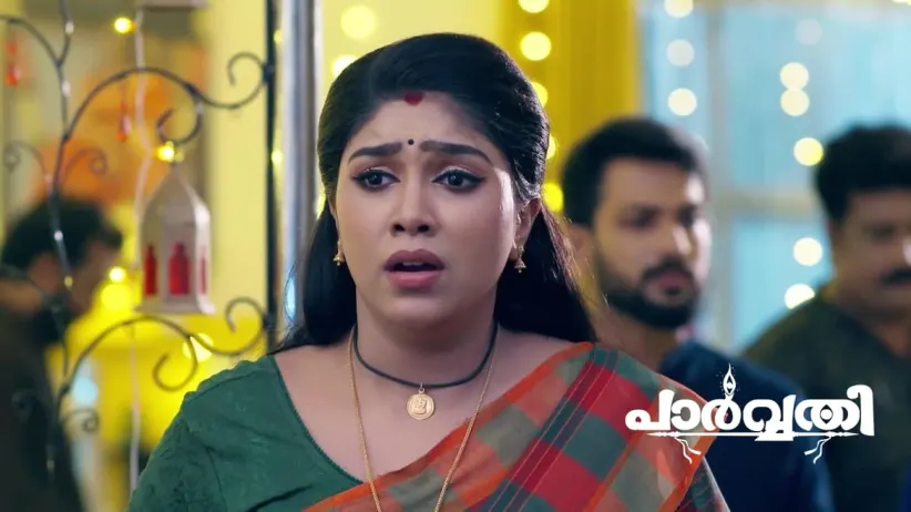 Parvathy Shows Prabhavathy Her Place