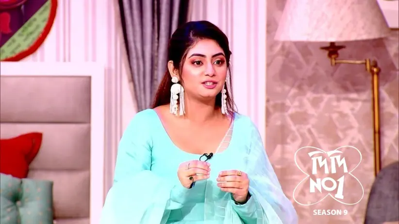 Four Actresses Play the Game on Kali Puja