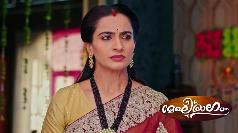 Jayadevan Gifts Meghana a Locket