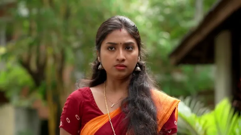 Sushmita Speaks to Balachandran