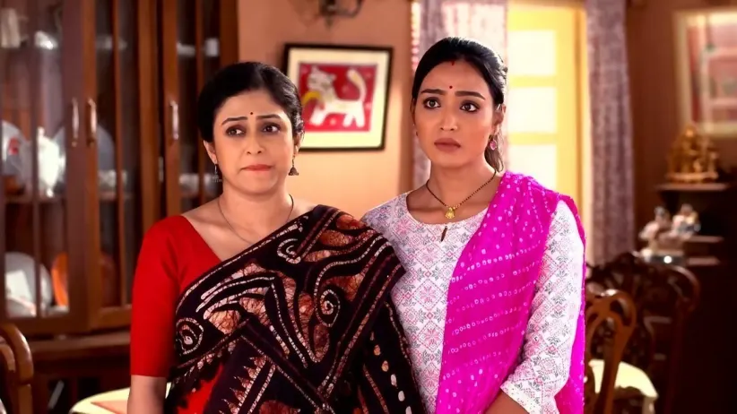 Madhubala Gets Depressed | Kar Kache Koi Moner Katha