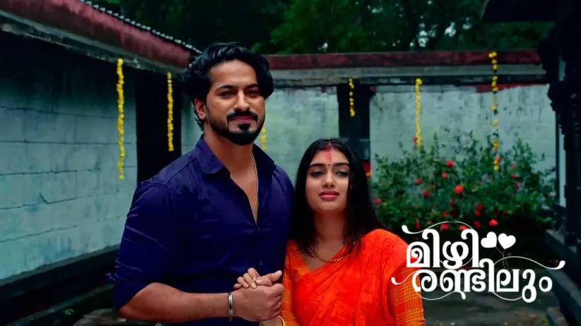 Lakshmi Does ‘Sayana Pradakshinam’