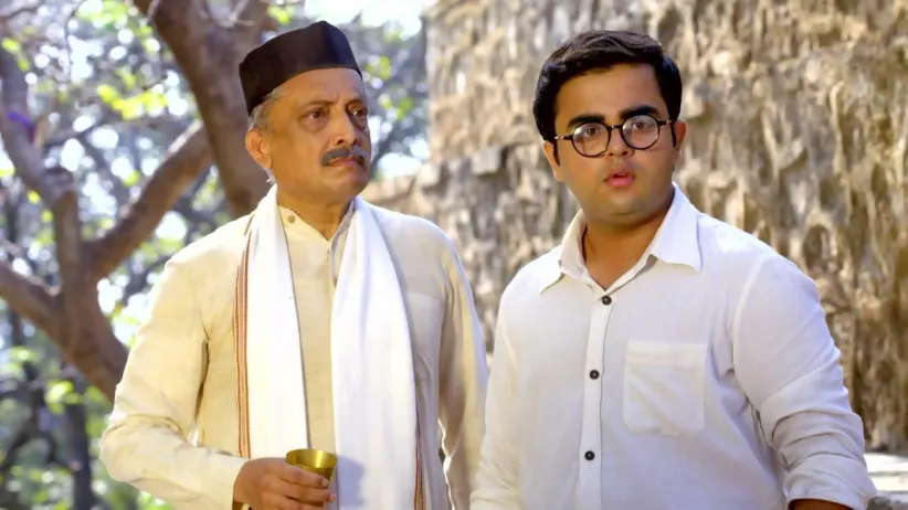 Bhim Protects Keluskar Guruji | Ek Mahanayak - Dr B R Ambedkar