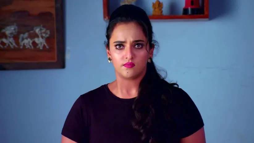 Girija Lashes out at Divya | Sathya