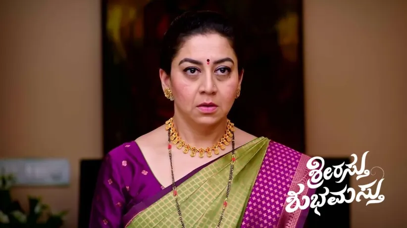 Madhav Helps Tulasi Get Ready for the Puja