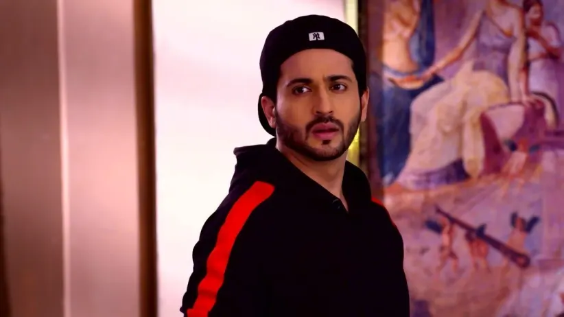 Rohit Hides Preeta's Photograph