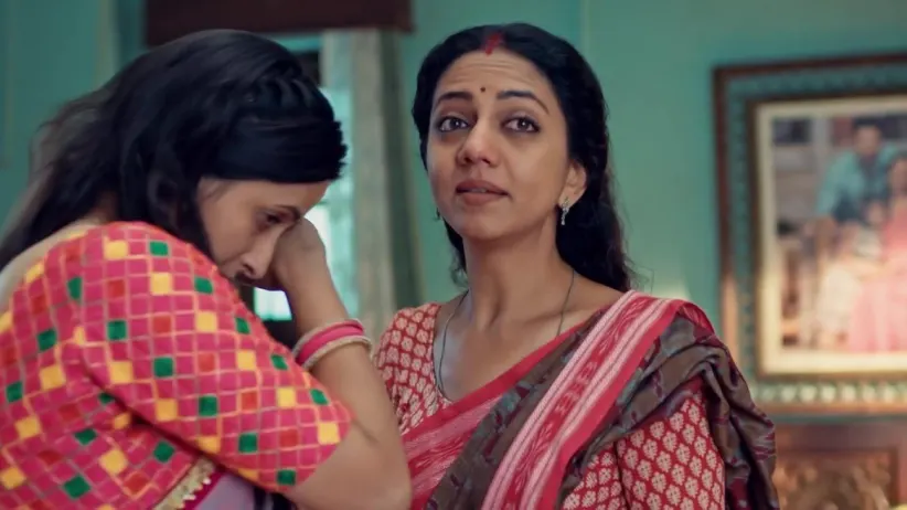 Yashoda Cuddles Mahua | Doosri Maa