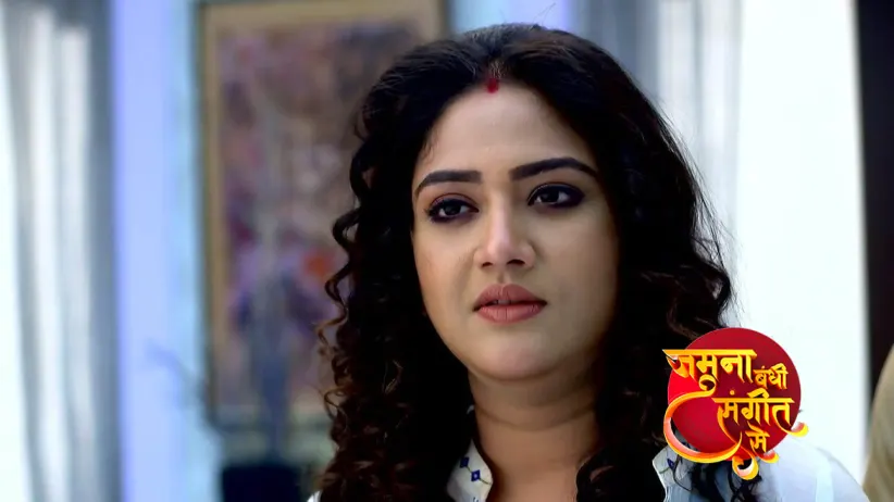 Jamuna Saves Ragini from Being Thrown Out