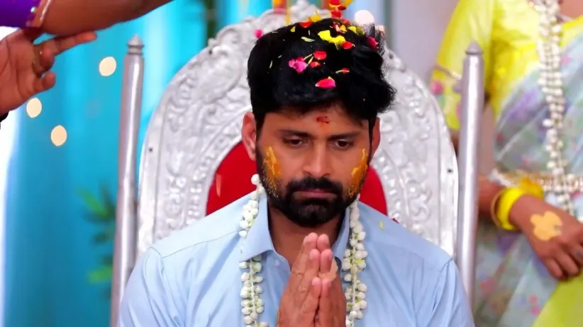 Bharathi Tries Calling Aadhi | Idhayam