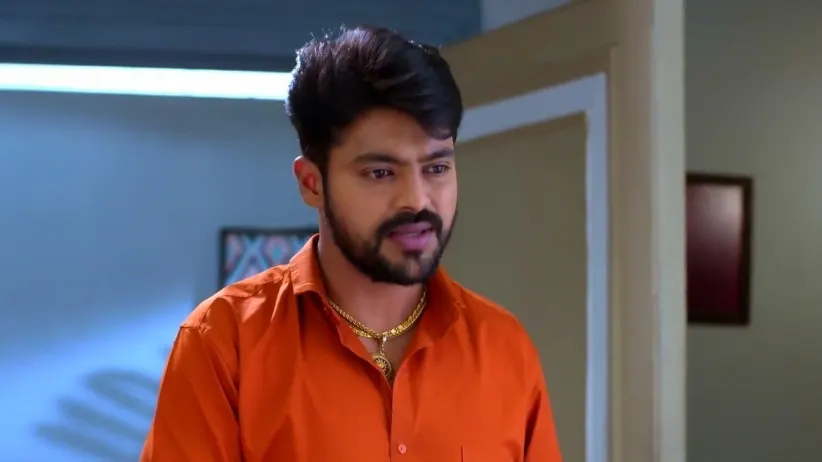 अधिपती विचारतो भुवनेश्वरीला चारुहासविषयी । तुला शिकवीन चांगलाच धडा