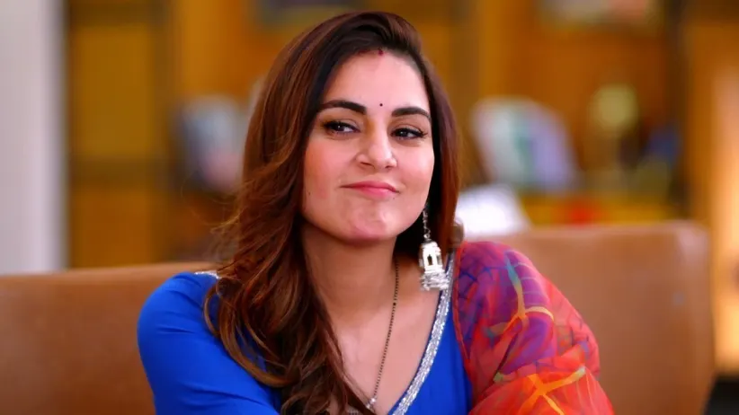 Rishabh Follows Sherlyn to Learn the Truth