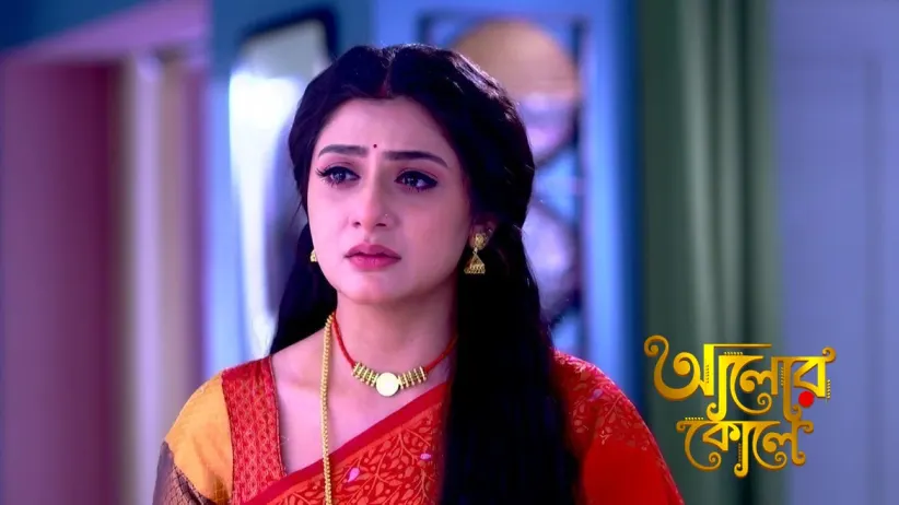 Alo Makes Radha Feel Her Presence