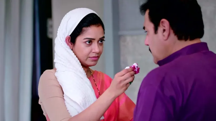 Gautham Refuses to Eat the Cake