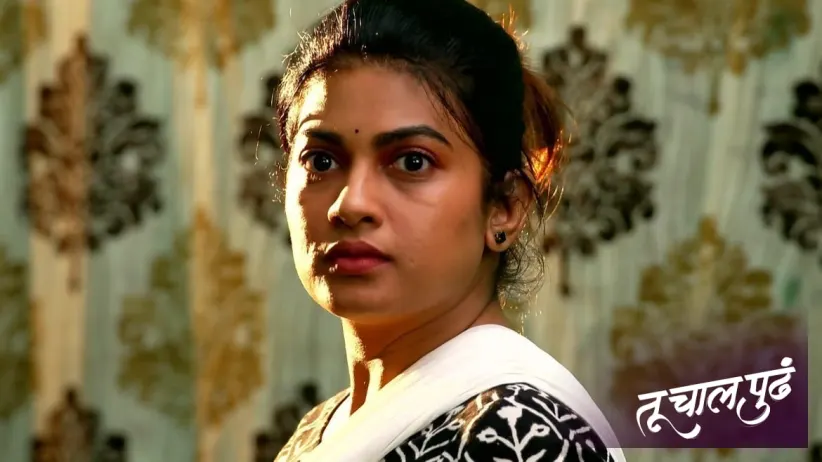 Meera Gives Ashwini an Order of INR Two Lakhs