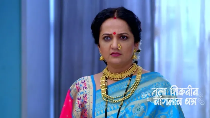 Bhuvaneshwari Installs a Camera in Charuhas' Room