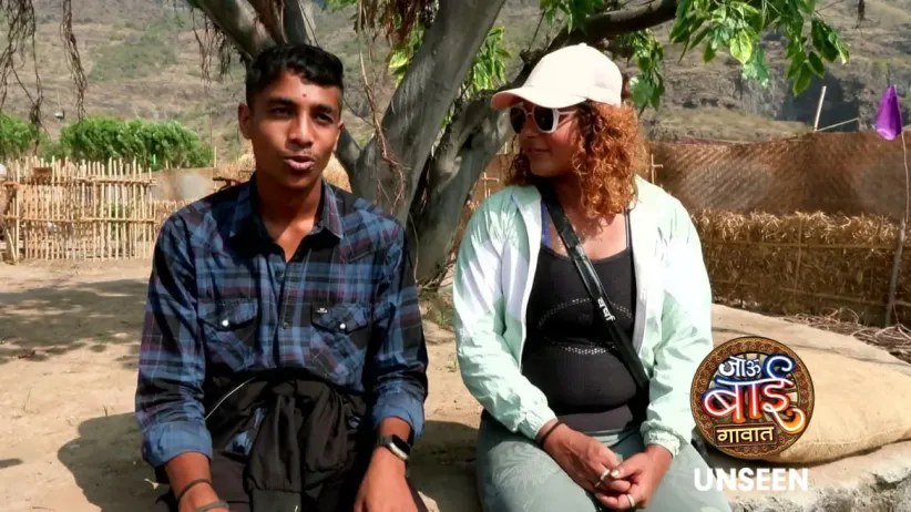 The Contestants Work Hard for the Task 'Kayapalat'