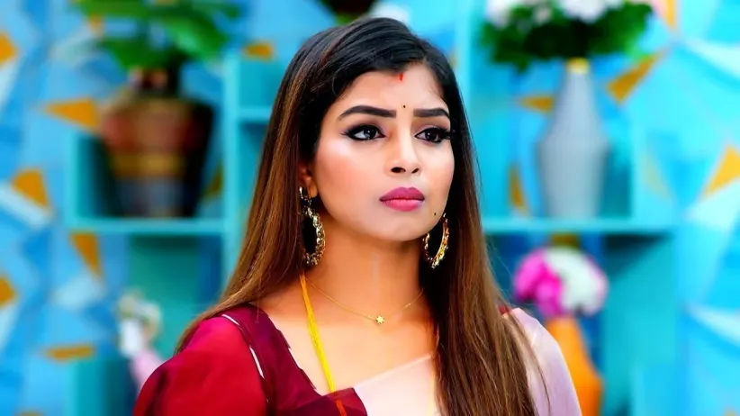 Madhumitha Tries to Leave Mahalakshmi’s House