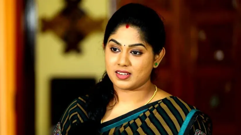 Gurumurthy Talks Rudely with Thangamayil